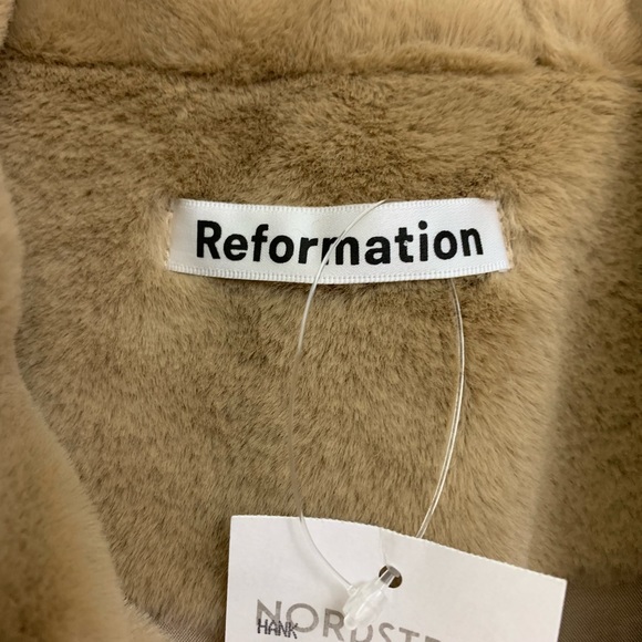 Reformation | Hank Double Breasted Faux Fur Coat - Picture 4 of 8